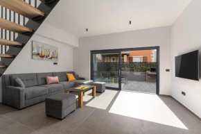 Holiday House M2